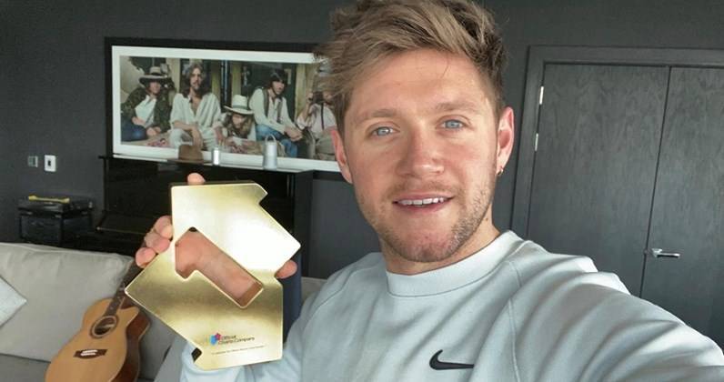Niall Horan scores his first UK Number 1 album with Heartbreak Weather: "This is just incredible" - www.officialcharts.com - Britain - London