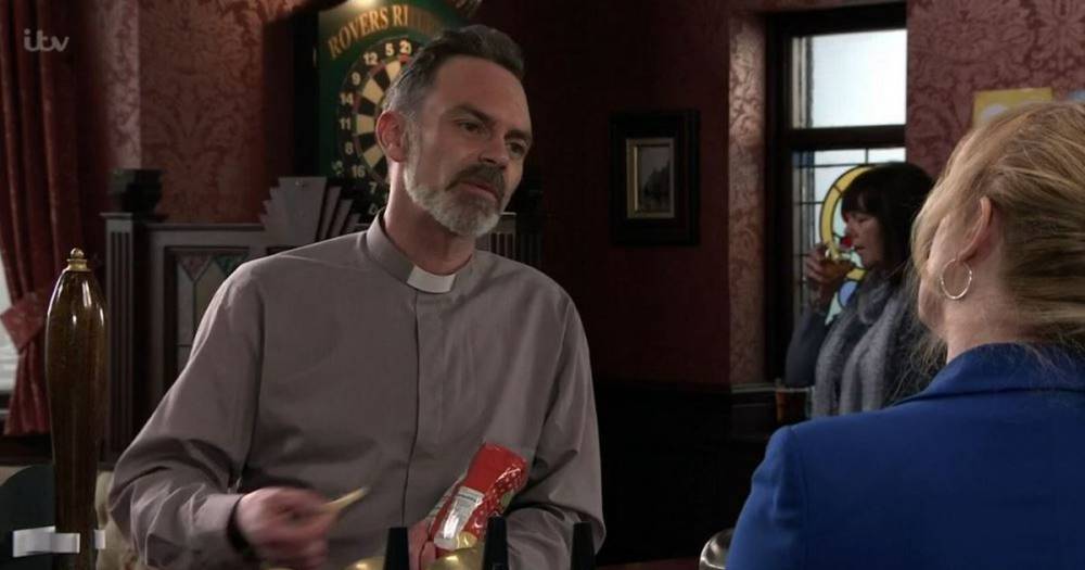 ITV explains Corrie's Rovers Return scenes filmed weeks ago...to stop fans going to the pub - www.manchestereveningnews.co.uk