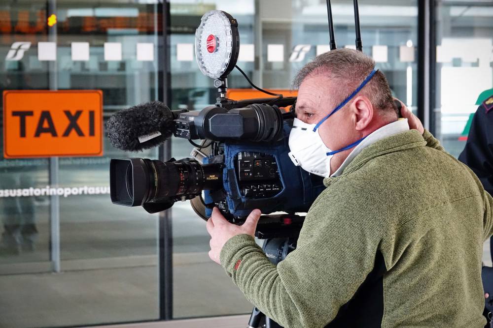 “This Is Unprecedented”: Documentary Filmmakers Scramble To Deal With Coronavirus Impact - deadline.com - city Copenhagen