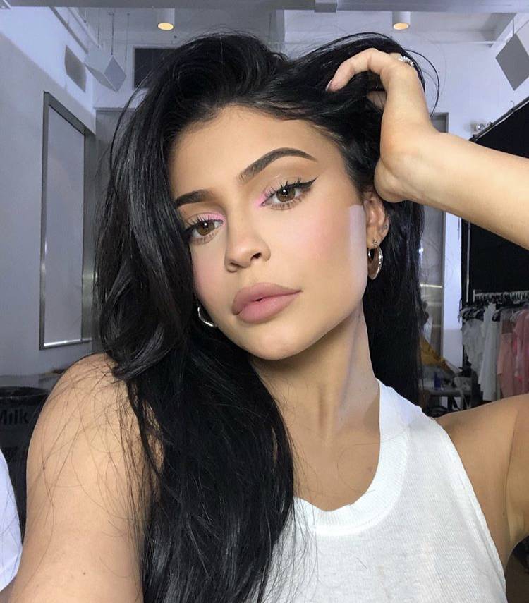 Kylie Jenner Takes Surgeon General’s Advice To Influence Young People To Practice Social Distancing - theshaderoom.com - county Jerome - city Adams, county Jerome