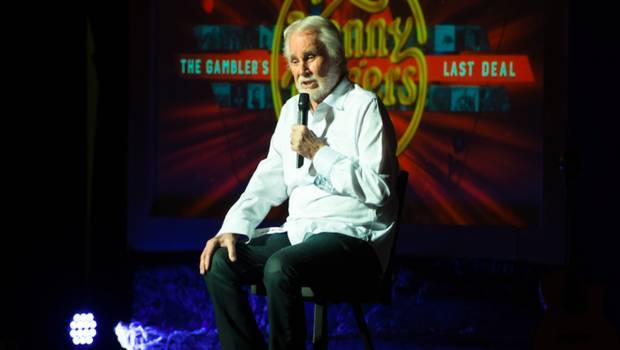 Kenny Rogers Dead: County Music Legend, 81, Dies Peacefully At Home - hollywoodlife.com