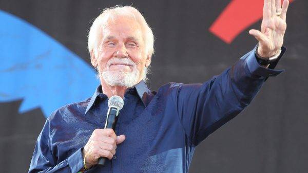 Country music legend Kenny Rogers dies at 81 - www.peoplemagazine.co.za