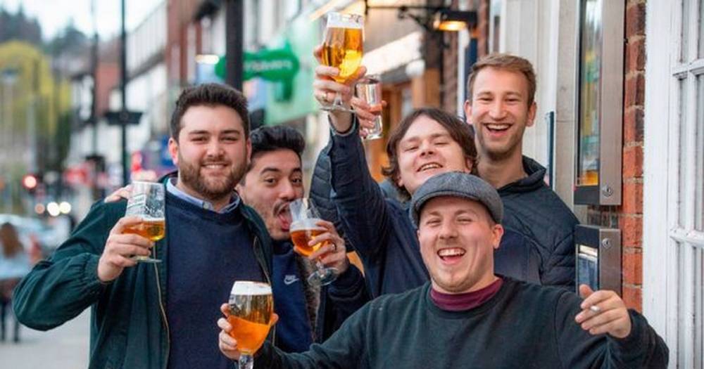 Brits defy all expert advice to celebrate 'one last night of freedom' in pubs - www.manchestereveningnews.co.uk - Britain
