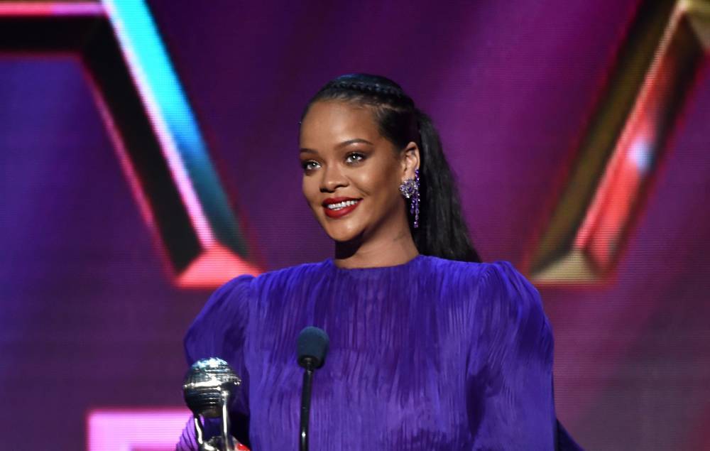 Coronavirus: Rihanna offers to buy $700k worth of ventilators for Barbados - www.nme.com - Barbados