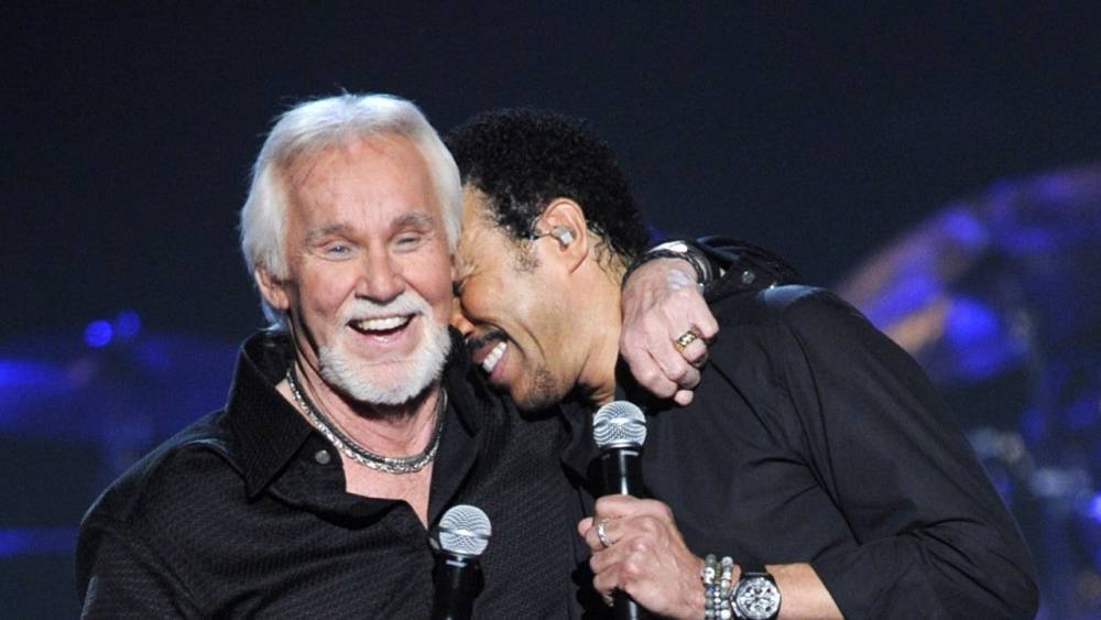 Lionel Richie Pens Heartbreaking Note to Late Kenny Rogers and Family: 'I Lost One of My Closest Friends' - www.etonline.com