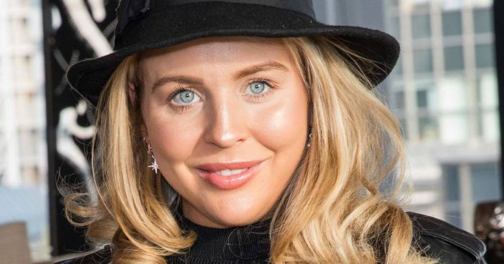 'You changed my life forever': Lydia Bright shares candid snaps of baby Loretta's birth as she celebrates one month with her daughter - www.msn.com - London