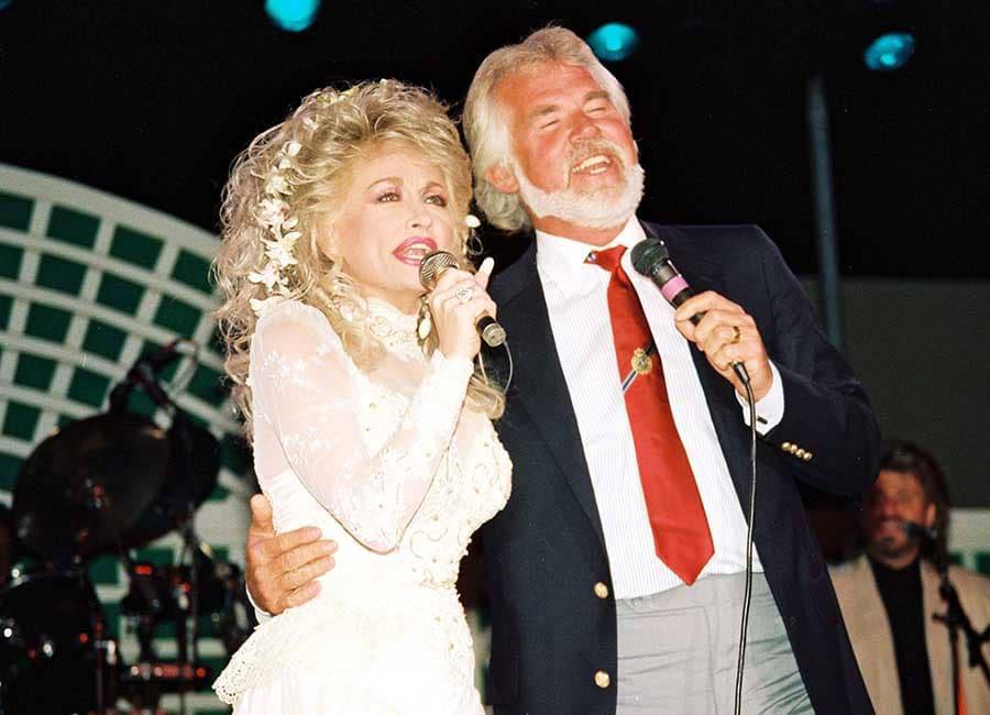 Dolly Parton remembers ‘wonderful times’ with Kenny Rogers following his death - evoke.ie