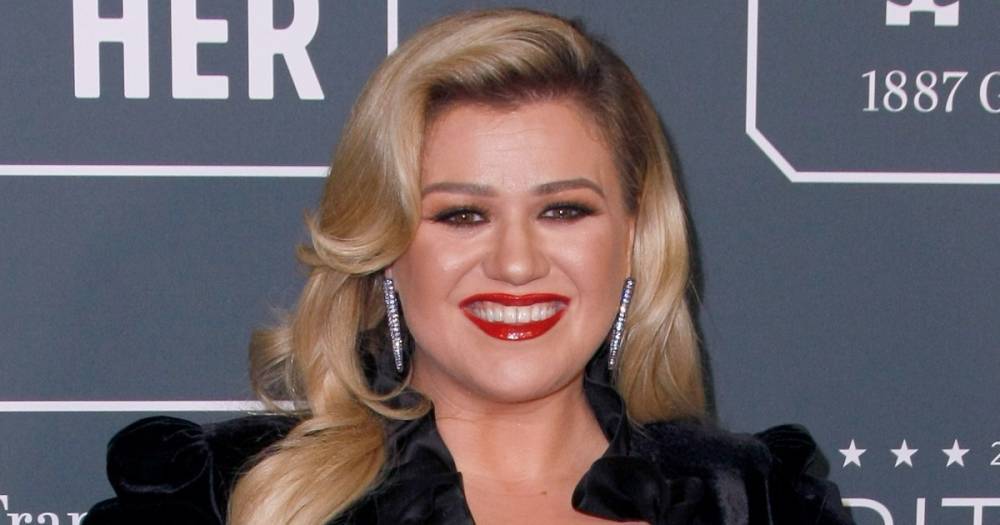 Kelly Clarkson Used Her Toddler’s Potty After the Plumbing Froze in Her Montana Cabin - www.usmagazine.com - USA - Montana