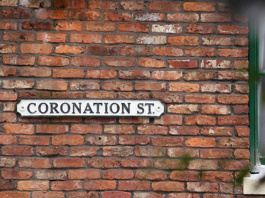 Top British soaps 'Coronation Street' and 'Emmerdale' shut down - torontosun.com - Britain