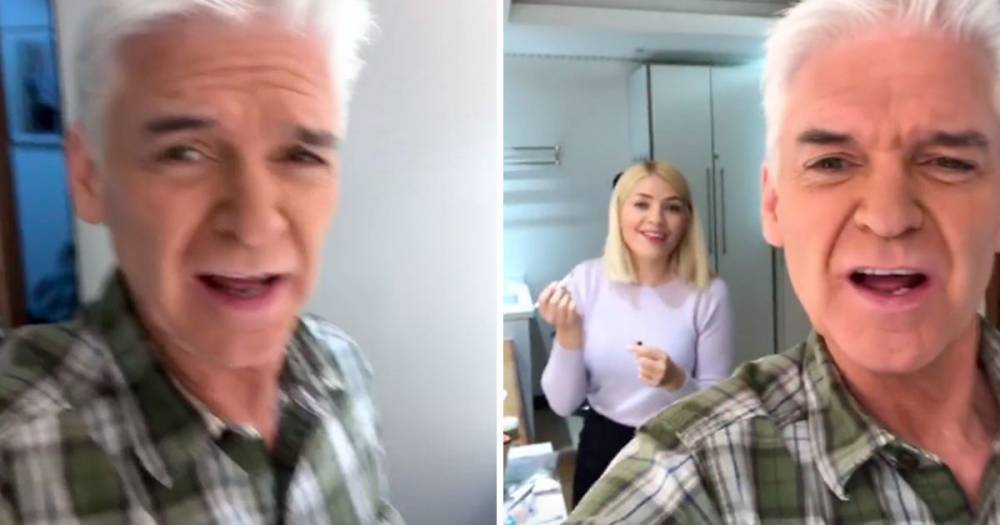 Phillip Schofield reveals he’s done his own makeup for the first time as This Morning airs without glam squad - www.ok.co.uk