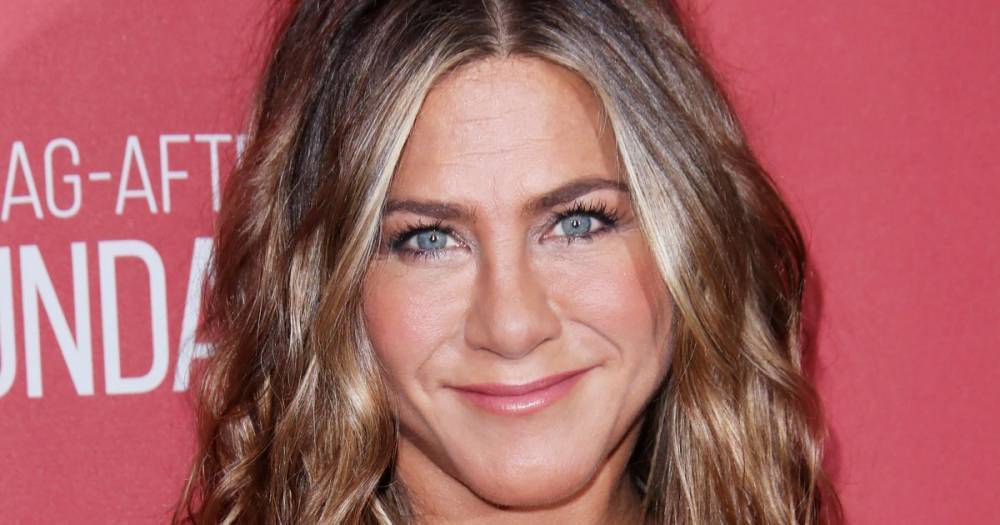 Jennifer Aniston Tells Ellen DeGeneres She’s Using Her Spare Time While Social Distancing to Clean Out Her Closet - www.usmagazine.com