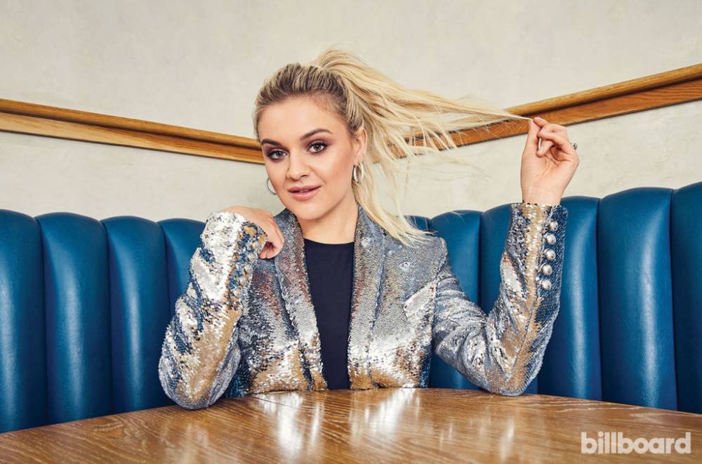 Kelsea Ballerini Gets Close to Fans -- With Some Help From Drones - www.billboard.com - USA