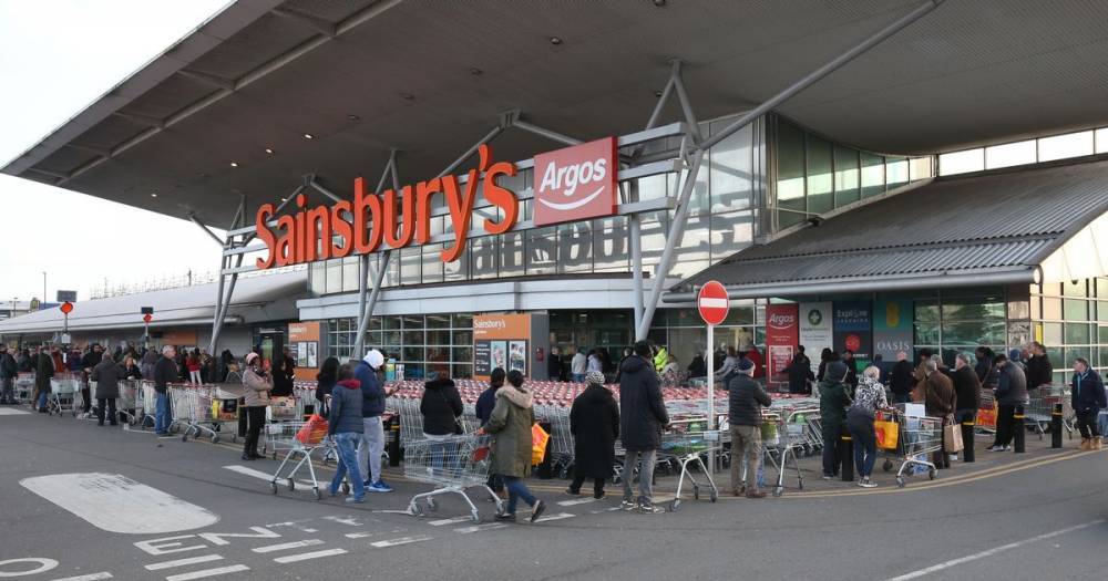 Expert warns shoppers to 'social distance' themselves in supermarkets to help curb coronavirus - www.dailyrecord.co.uk