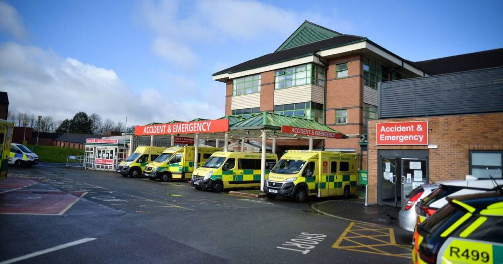 The first death from coronavirus has been reported at Royal Bolton Hospital - www.manchestereveningnews.co.uk