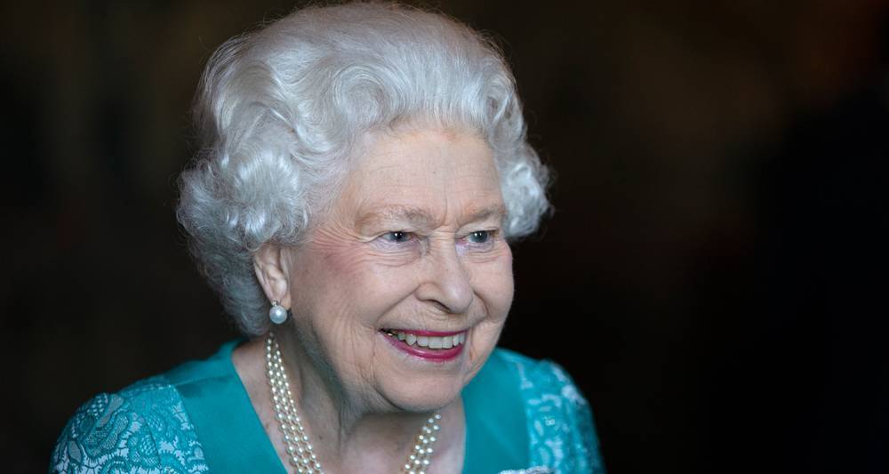 Queen stuns by using the f-word in front of esteemed guest - www.newidea.com.au - Britain