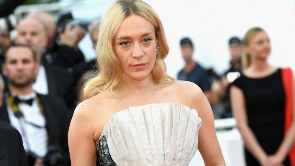 Pregnant Chloe Sevigny on 'Distressing' Ban on Partners in the Delivery Room Amid Coronavirus Pandemic - www.etonline.com - New York - New York