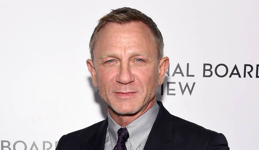 Daniel Craig Reveals the Superheroes He Wanted to Play While Growing Up - www.justjared.com