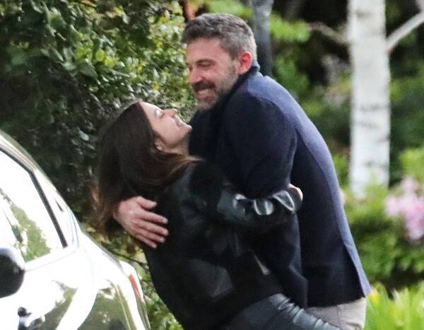 Ben Affleck and Ana de Armas Spotted Kissing During PDA-Filled Walk - www.eonline.com