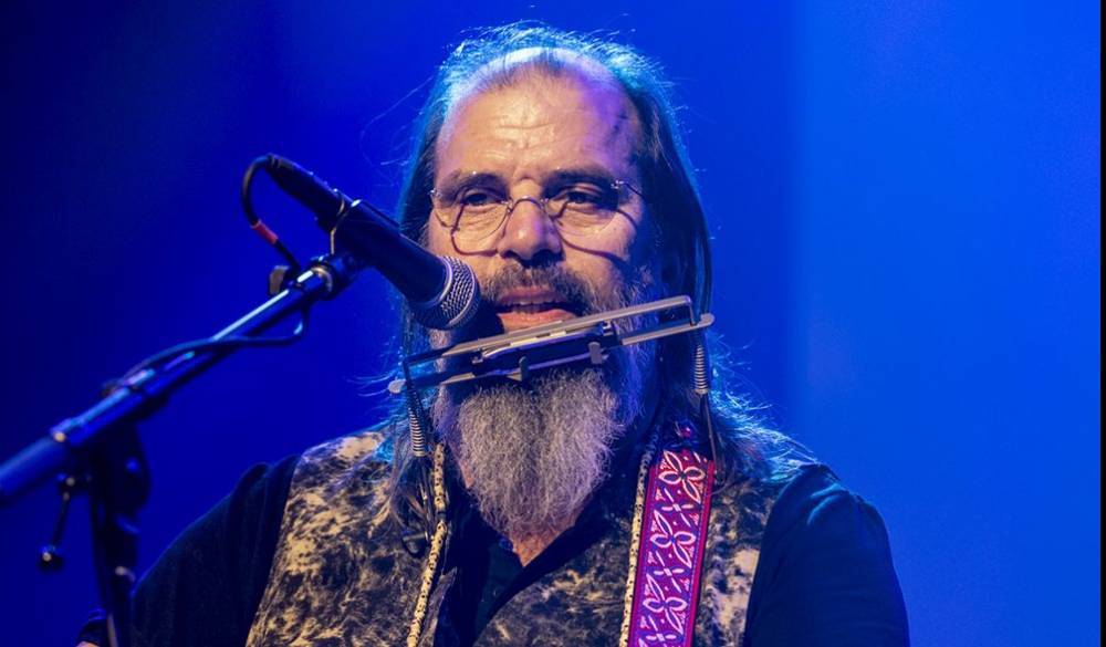 Steve Earle Pulls Out of Universal Music Fire Lawsuit - variety.com