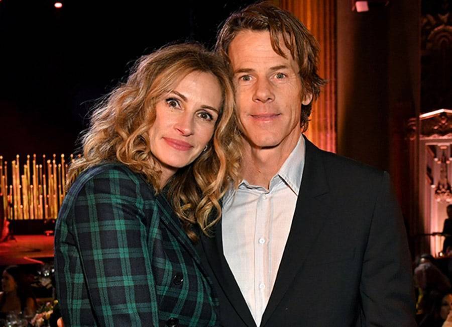 Julia Roberts shows support for healthcare workers with ‘I Stay Home’ movement - evoke.ie