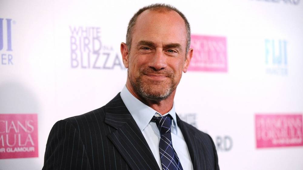 Chris Meloni Poses Shirtless in His 'Quarantine Kilt' -- and Fans Are Here for It - www.etonline.com