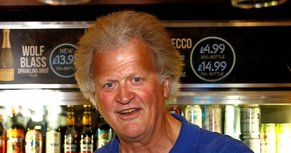 Boris Johnson - Tim Martin - Wetherspoons boss Tim Martin in pay snub as he tells staff to 'go work at Tesco' - dailyrecord.co.uk - county Martin