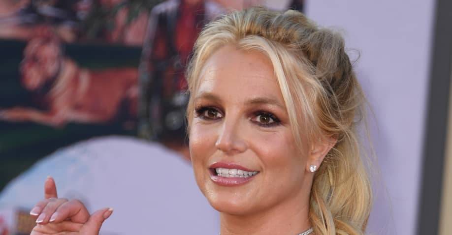 Britney Spears calls for a general strike, implores fans to “redistribute wealth” - www.thefader.com