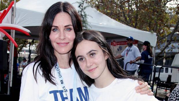 Courteney Cox’s Daughter Coco, 15, Sings ‘Hamilton’s ‘Burn’ Perfectly Fans Are Shook: ‘OMG’ — Watch - hollywoodlife.com