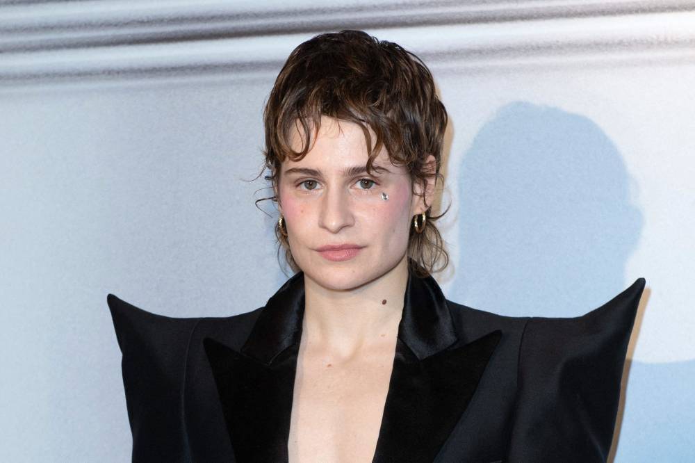 Christine And The Queens Covers The Weeknd’s Single ‘Blinding Lights’ - etcanada.com - county Queens