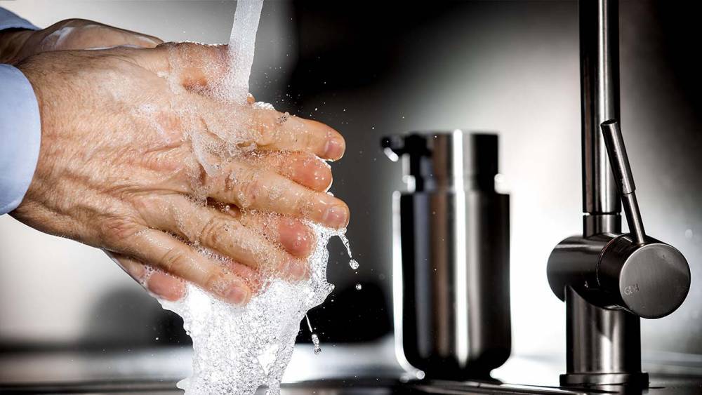 Super Dry Hands? Here are 10 Moisturizers to Use After Washing and Sanitizing - www.hollywoodreporter.com - New York - Los Angeles - city Sanitize
