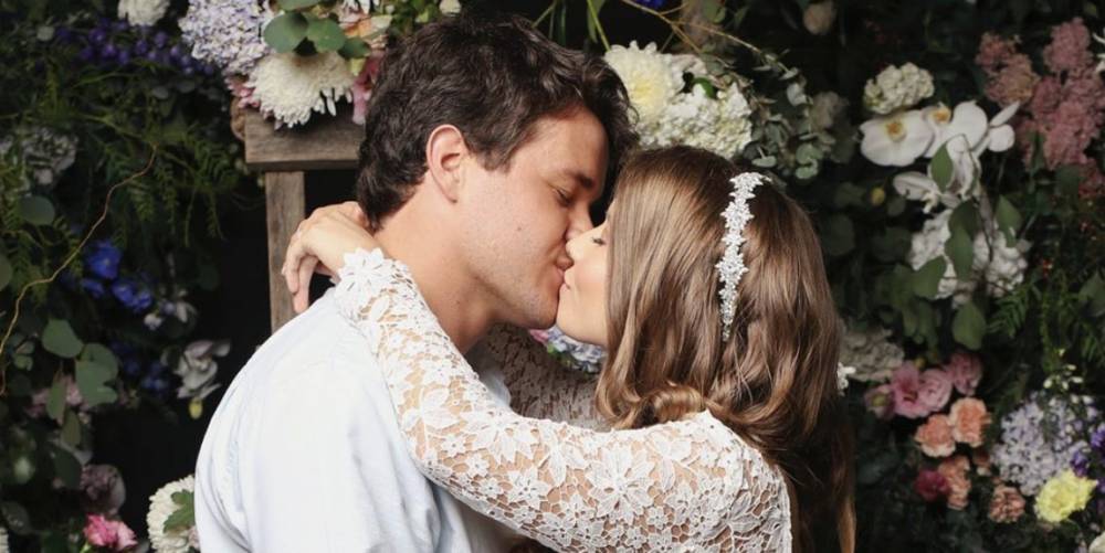 Bindi Irwin Shared a Photo From Her Super-Private Wedding to Chandler Powell - www.cosmopolitan.com