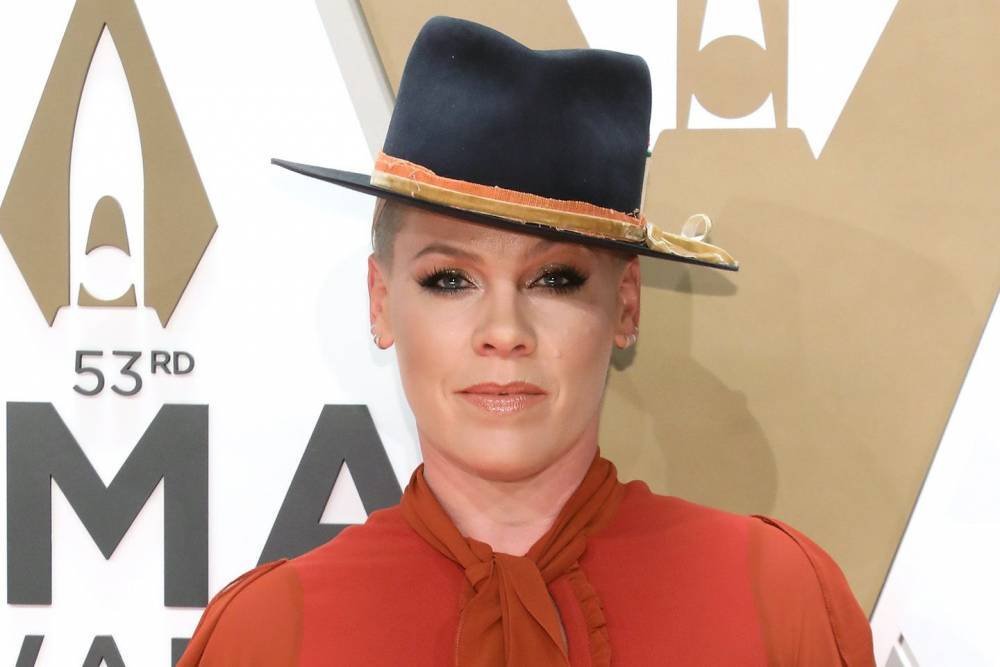 Pink Gave Herself A Drunk Haircut While Under Self-Isolation - etcanada.com - county Bryan