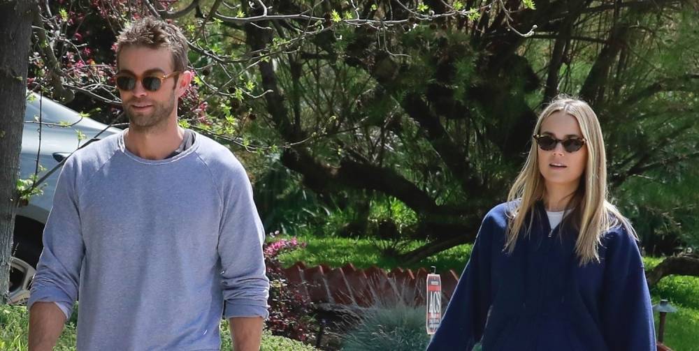 Chace Crawford & Ex Girlfriend Rebecca Rittenhouse Meet Up for Afternoon Stroll - www.justjared.com