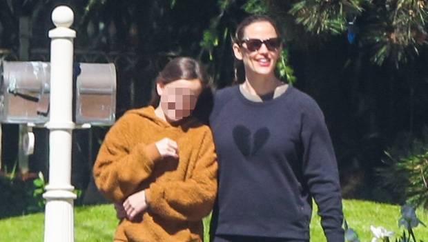 Jennifer Garner Is All Smiles With Daughter Seraphina, 11, As Ben Affleck Isolates With New GF - hollywoodlife.com