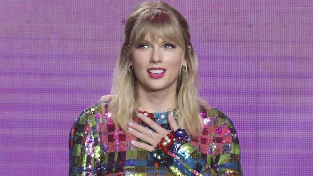 Taylor Swift Gives Back to a Few Lucky Fans Amid Coronavirus Crisis - www.etonline.com