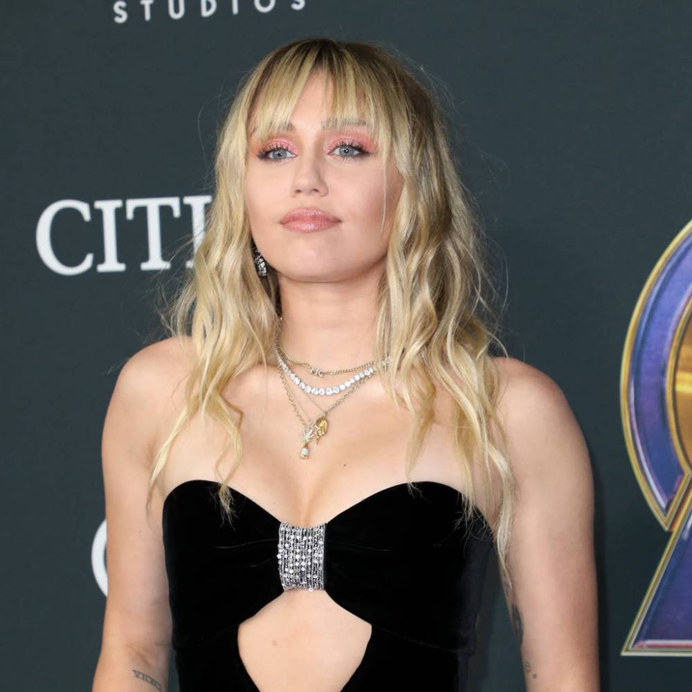 Miley Cyrus shocks Reese Witherpoon with Hannah Montana links to Big Little Lies - www.peoplemagazine.co.za - Montana