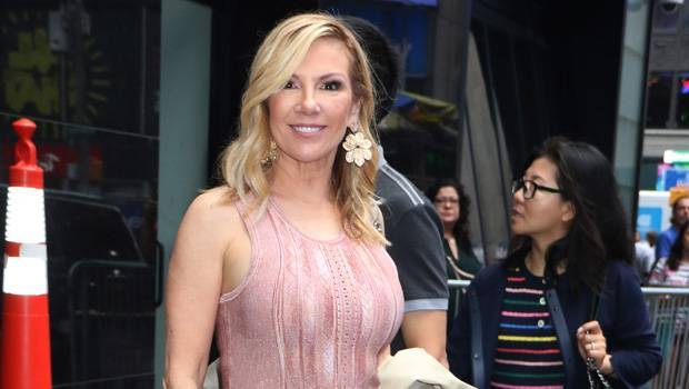 ‘RHONY’s Ramona Singer Mops Her Floors In A Nightie Fans Are Living For It — Watch - hollywoodlife.com - New York