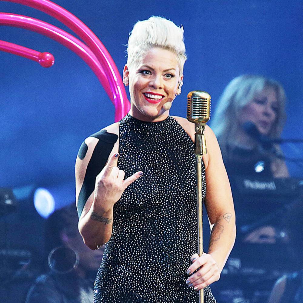 Pink gives herself uneven buzz cut during self-isolation - www.peoplemagazine.co.za