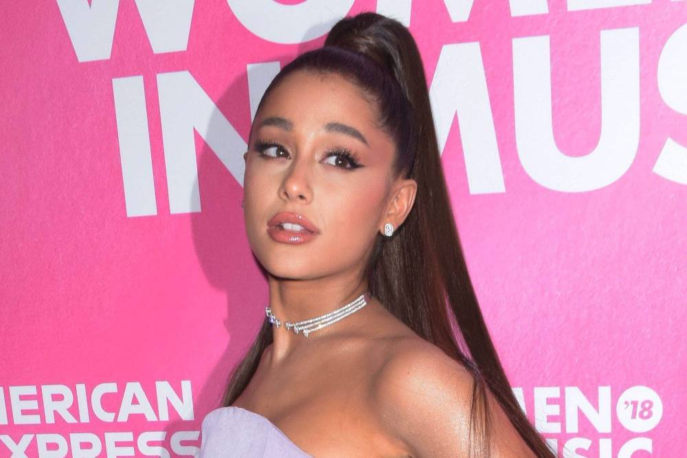 Ariana Grande Reportedly Donating To Fans To Keep Them Afloat During Coronavirus Crisis - etcanada.com
