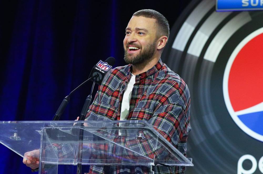 Justin Timberlake Shares Inspiring Message, Epic Social Distancing Photo: 'We Need to Stick Together' - www.billboard.com