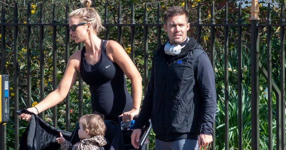 Pregnant Vogue Williams and husband Spencer Matthews enjoy sunny run during daily exercise while under lockdown - www.ok.co.uk - Chelsea