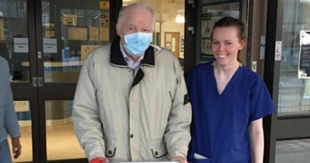 Heartwarming moment 87 year old grandad beats coronavirus and leaves hospital smiling after two week battle - www.ok.co.uk - Manchester