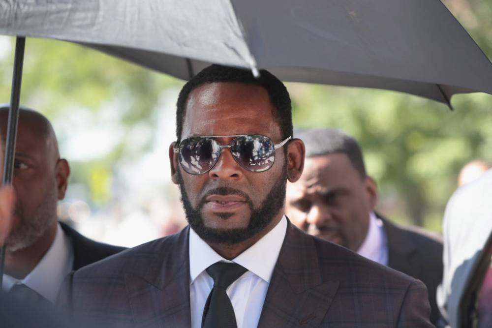 R. Kelly Fears He Will Contract The Coronavirus While Behind Bars, Begs Judge To Release Him Until His Trial - theshaderoom.com