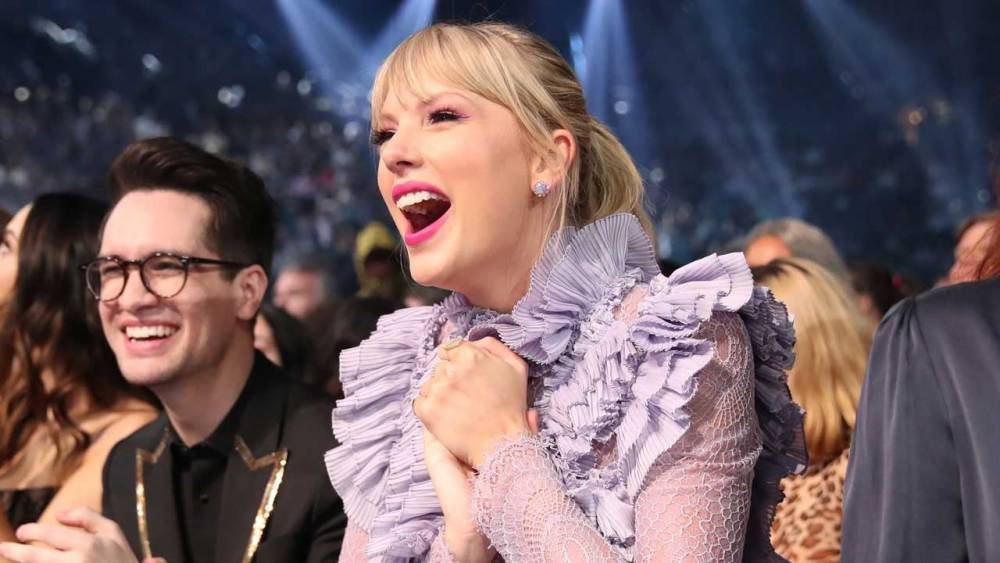 Taylor Swift Makes a Playlist of Her Favorite Female Artists for Women's History Month - www.etonline.com