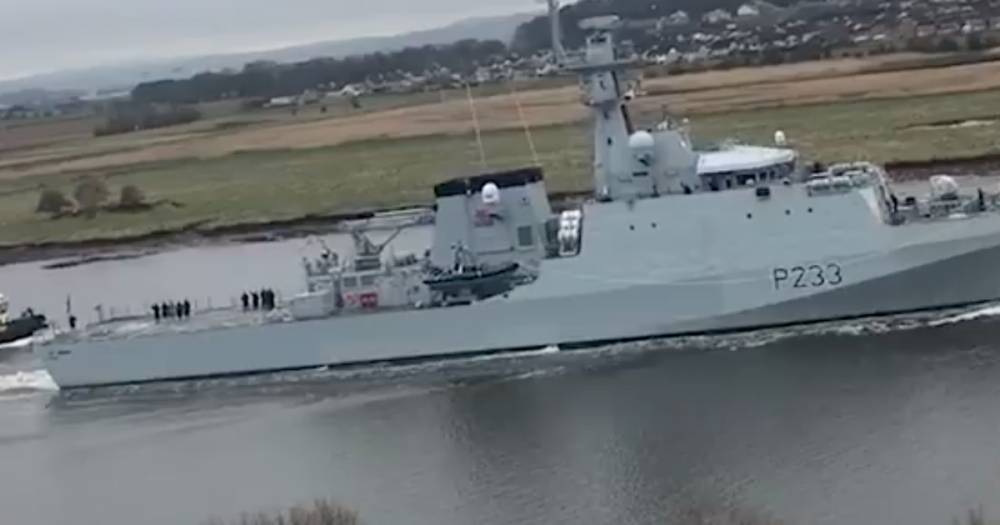 WATCH: Royal Navy crew salute NHS staff on River Clyde in show of thanks amidst coronavirus lockdown - www.dailyrecord.co.uk