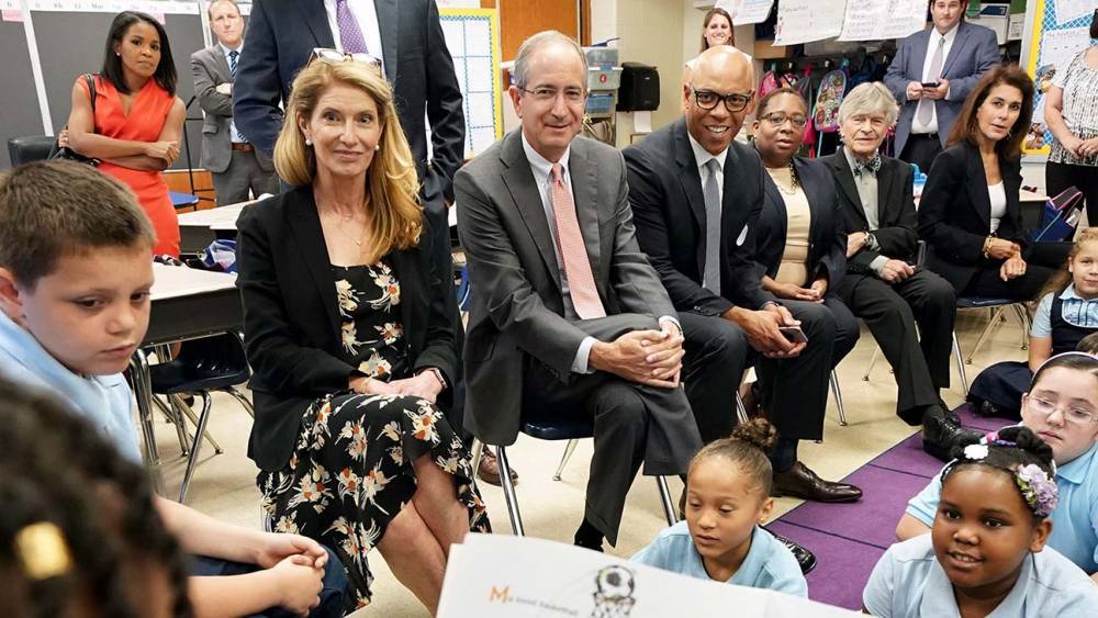 Comcast CEO's Family Donates $5 Million for Student Laptops During School Closures - www.hollywoodreporter.com