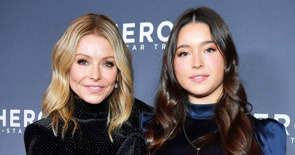 Kelly Ripa and Mark Consuelos’ Daughter Lola Is Not OK With Her Parents Joining TikTok - www.usmagazine.com