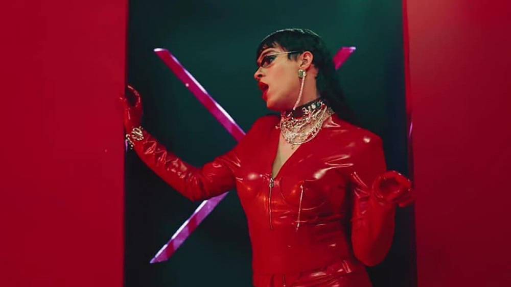 Bad Bunny Goes Full Drag and Makes Empowering Statement in 'Yo Perreo Sola' Music Video - www.etonline.com - Puerto Rico