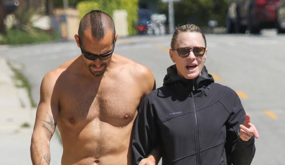 Robin Wright's Husband Clement Giraudet Shows Off His Hot Body During Their Friday Stroll - www.justjared.com - Santa Monica