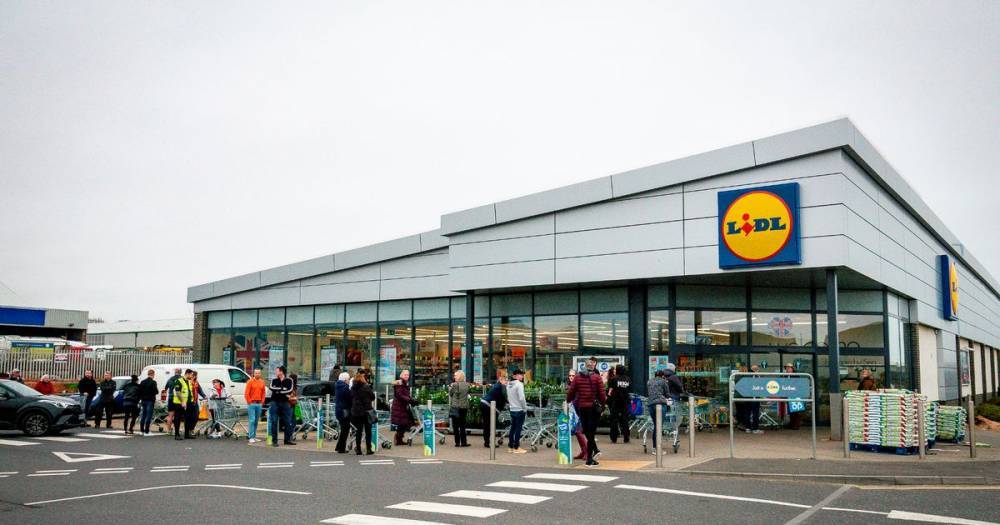 Lidl gives free fruit and veg to thousands of NHS staff to help keep workforce healthy - www.dailyrecord.co.uk - Britain